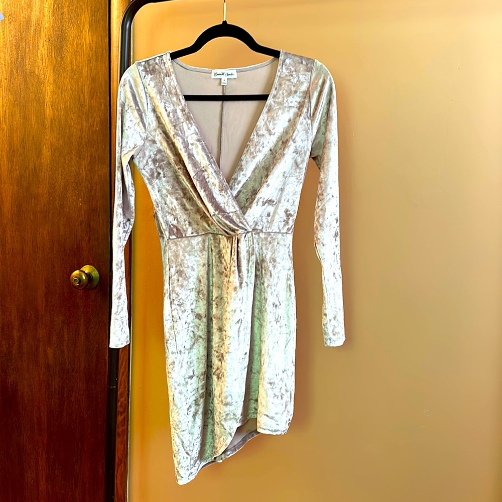 Emerald Sundae Size Small Champagne Asymmetrical Long Sleeve Dress